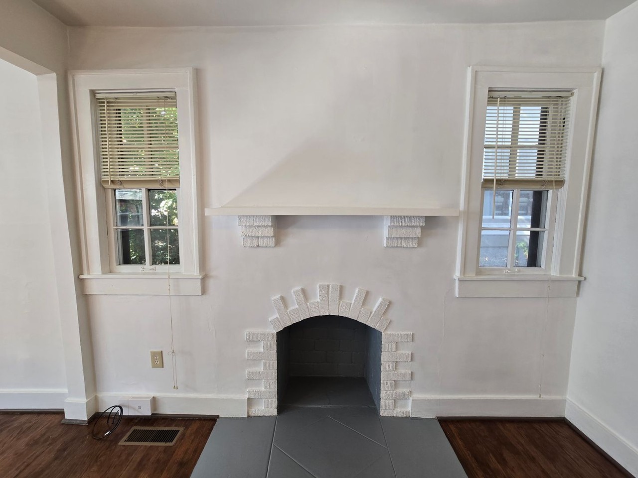 612 Benton Ave - Photo 7 of 36