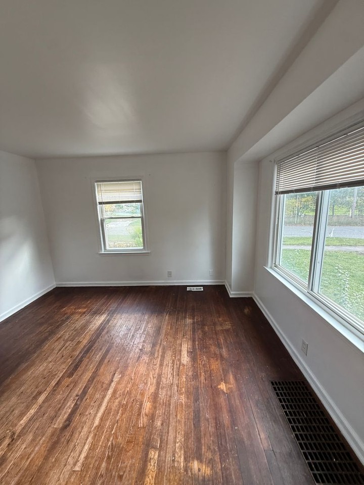 2617 Pierce St - Photo 5 of 18
