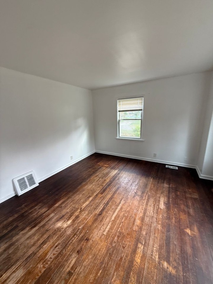 2617 Pierce St - Photo 6 of 18