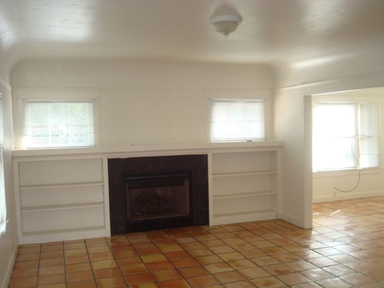 4752 Felton St - Photo 5 of 16