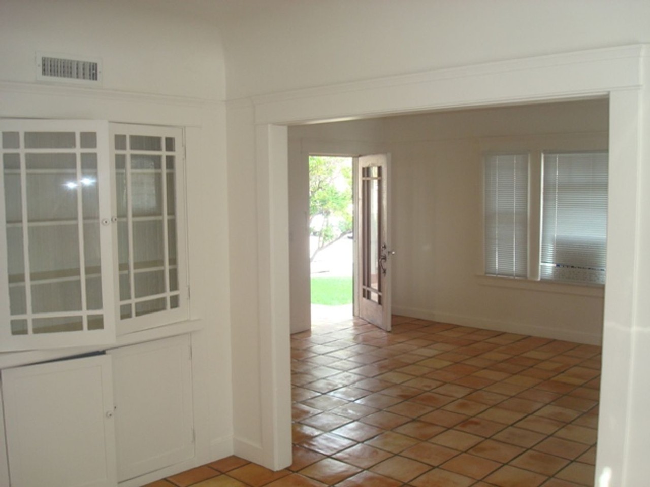 4752 Felton St - Photo 6 of 16