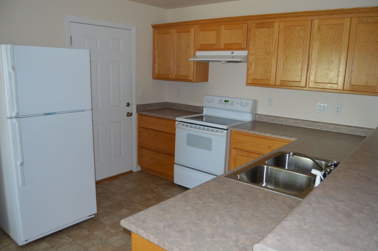 2507 Estates Ln - Photo 3 of 8