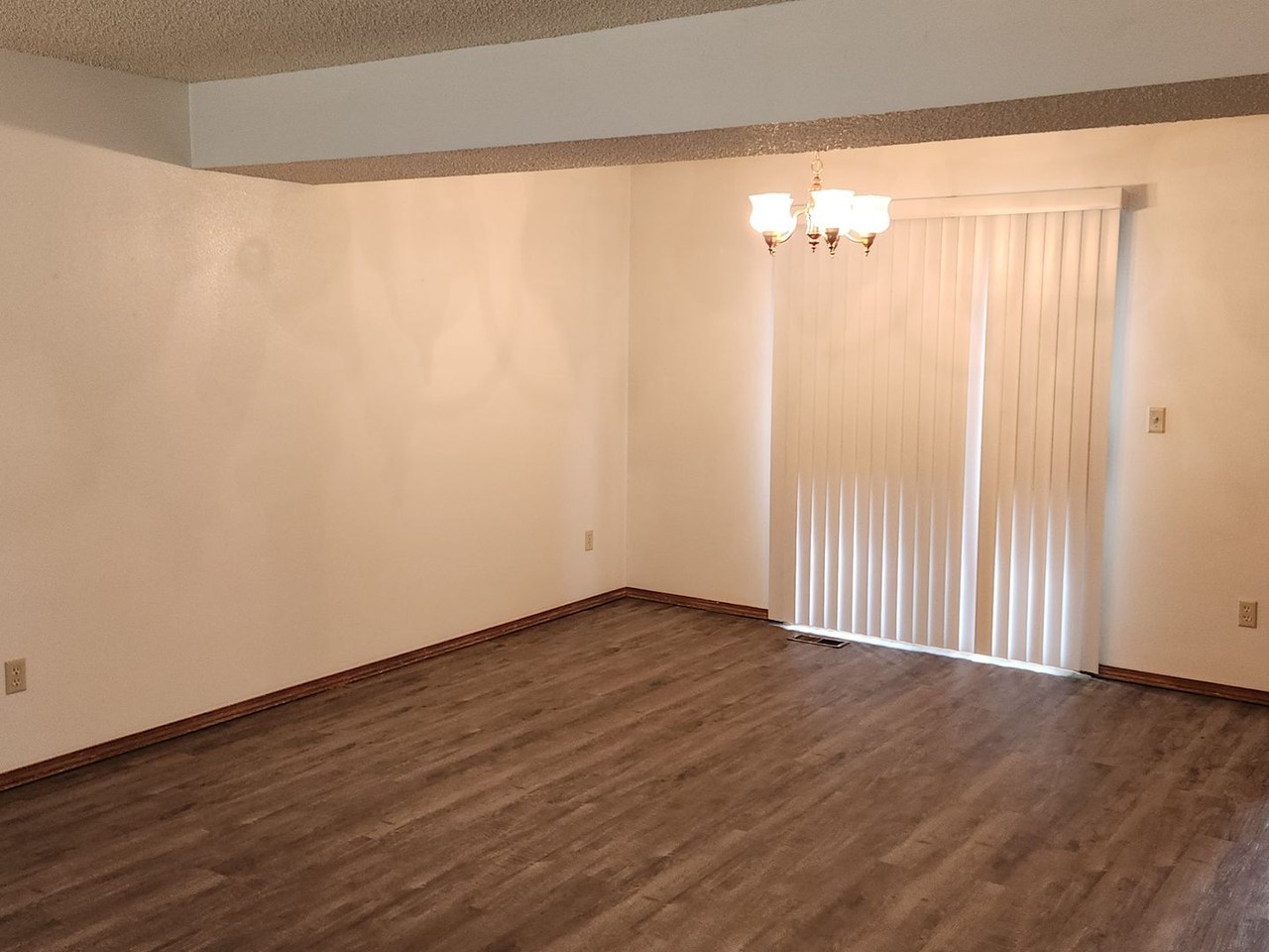 1329 Suncrest Way - Photo 4 of 19