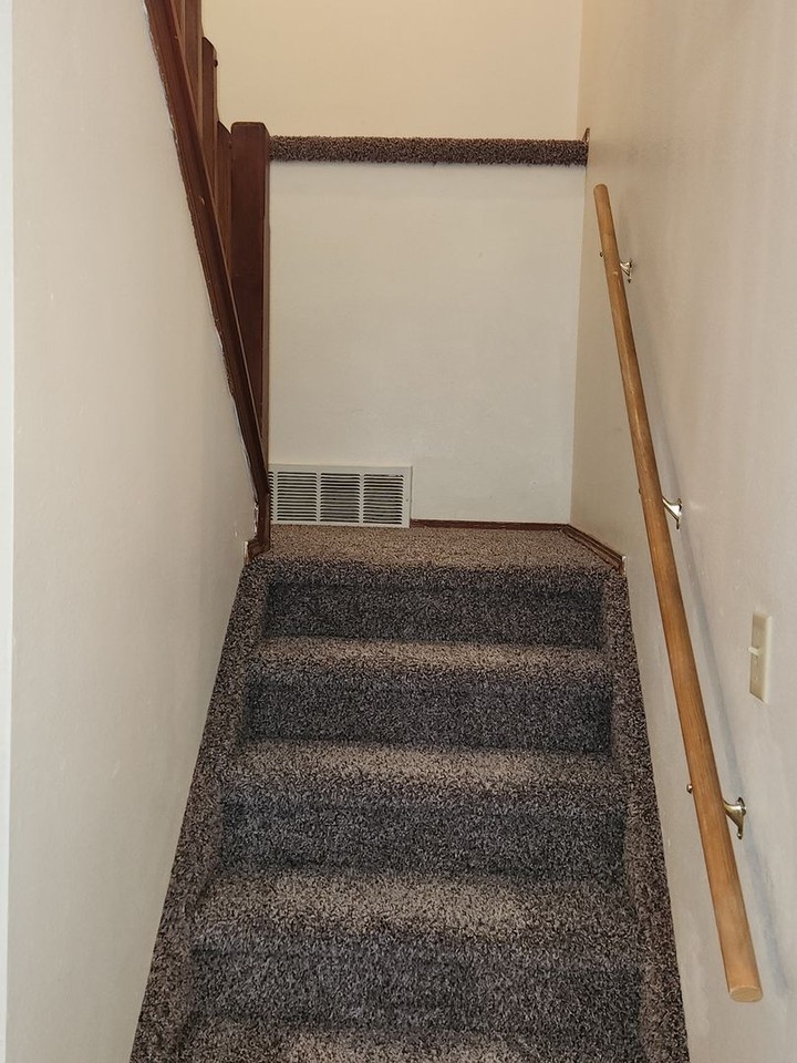 1329 Suncrest Way - Photo 6 of 19