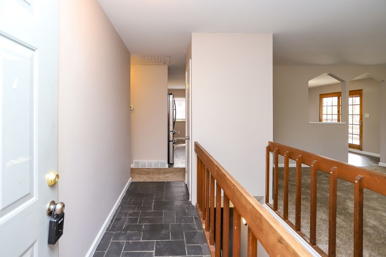 1309 Holland Park Blvd - Photo 3 of 42