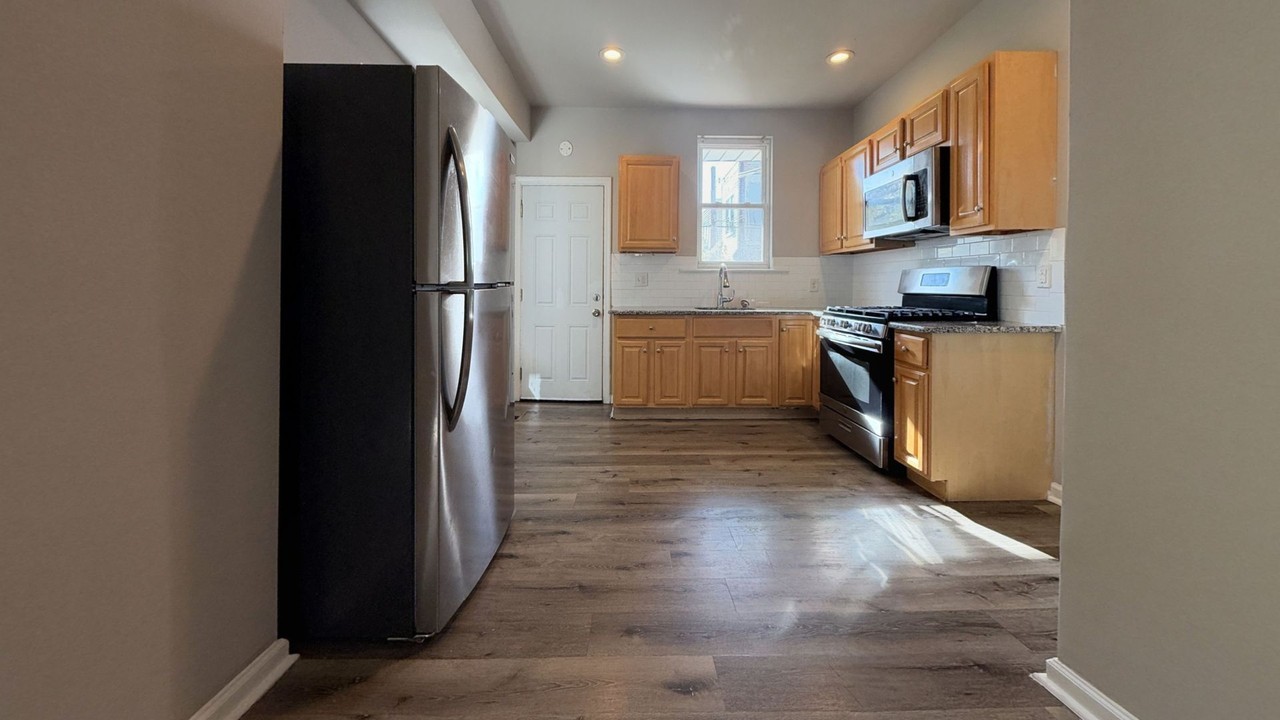 1308 S 54th St - Photo 5 of 18