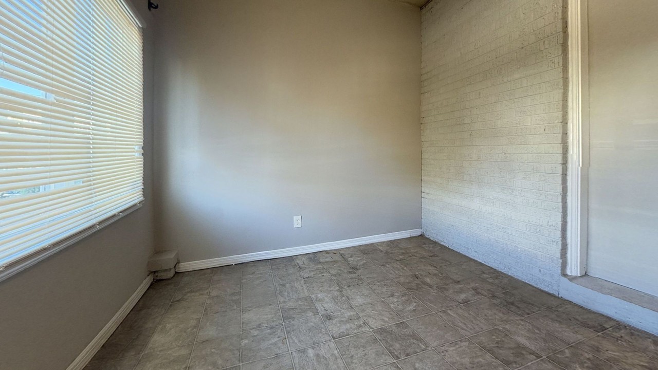 1308 S 54th St - Photo 7 of 18