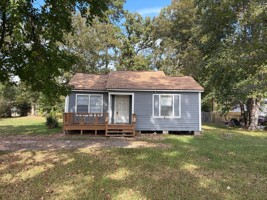 featured image of 2240 Pin Oak Cir