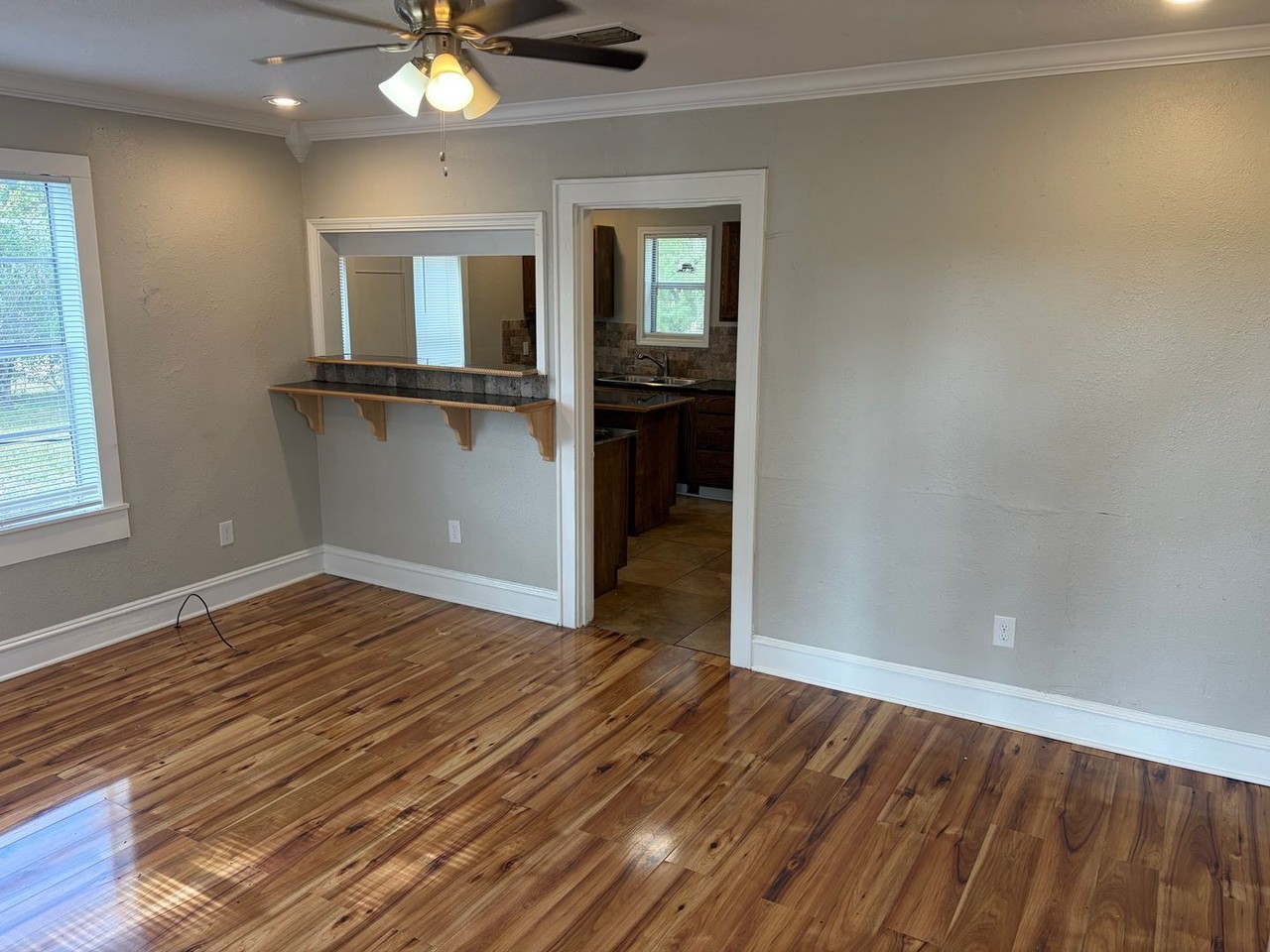 2240 Pin Oak Cir - Photo 3 of 15
