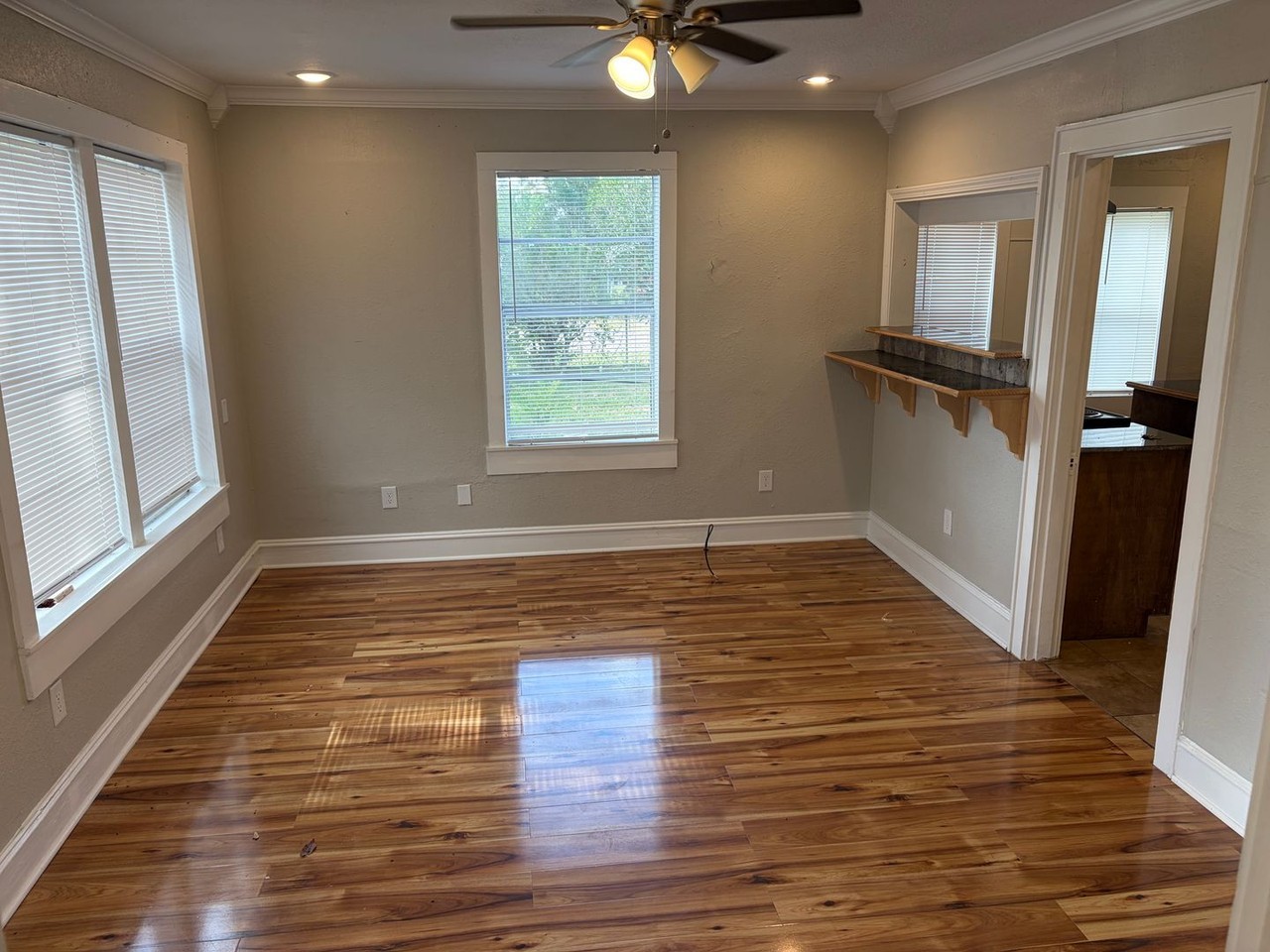 2240 Pin Oak Cir - Photo 4 of 15