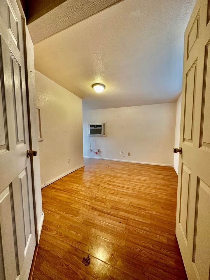 509 Loyal Valley Rd - Photo 5 of 10