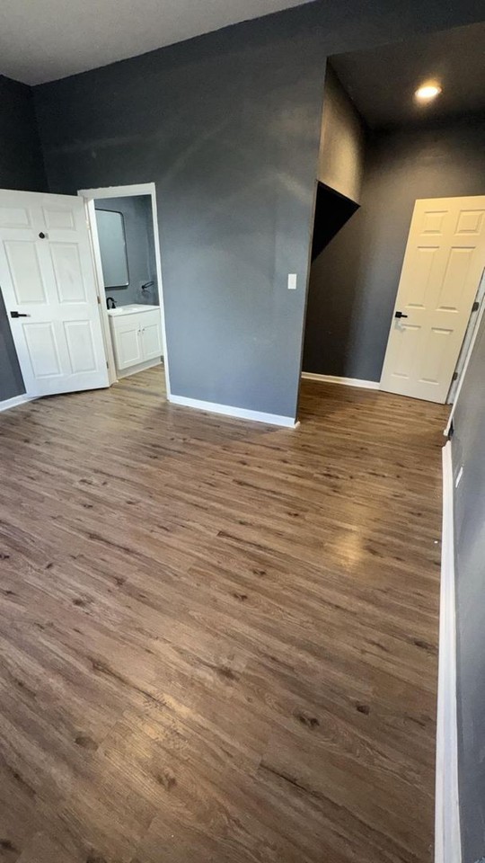 852 Freeland St - Photo 3 of 14