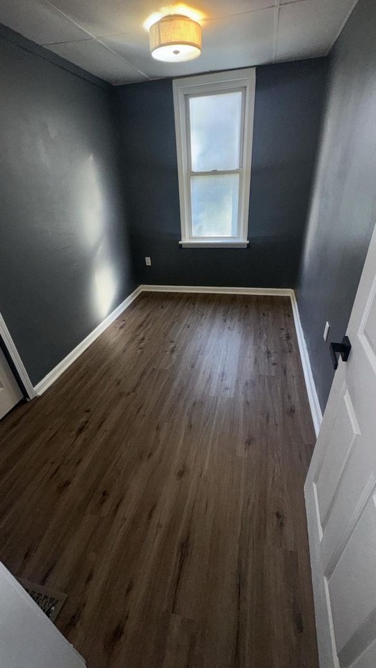 852 Freeland St - Photo 5 of 14