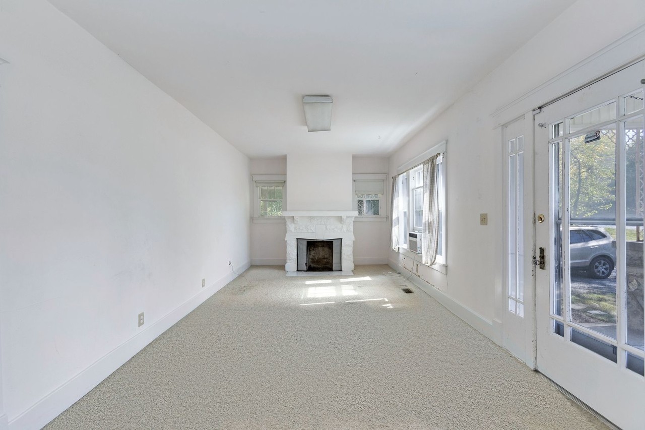 538 Rosedale Ave - Photo 3 of 18