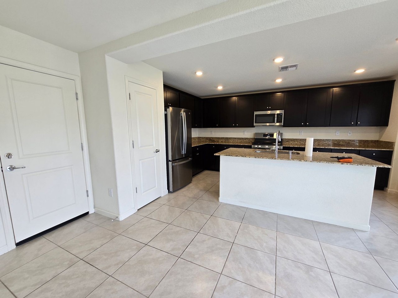 615 Coyote Bluff Ct - Photo 4 of 20