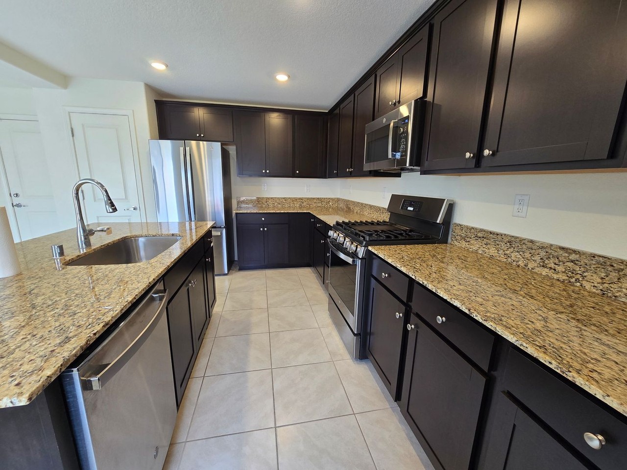 615 Coyote Bluff Ct - Photo 6 of 20