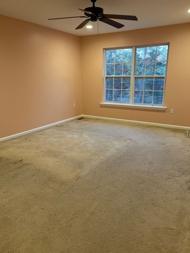 330 Moonlight Dr - Photo 7 of 19