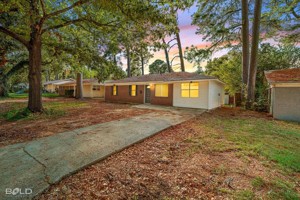 featured image of 9430 Woodcrest Dr