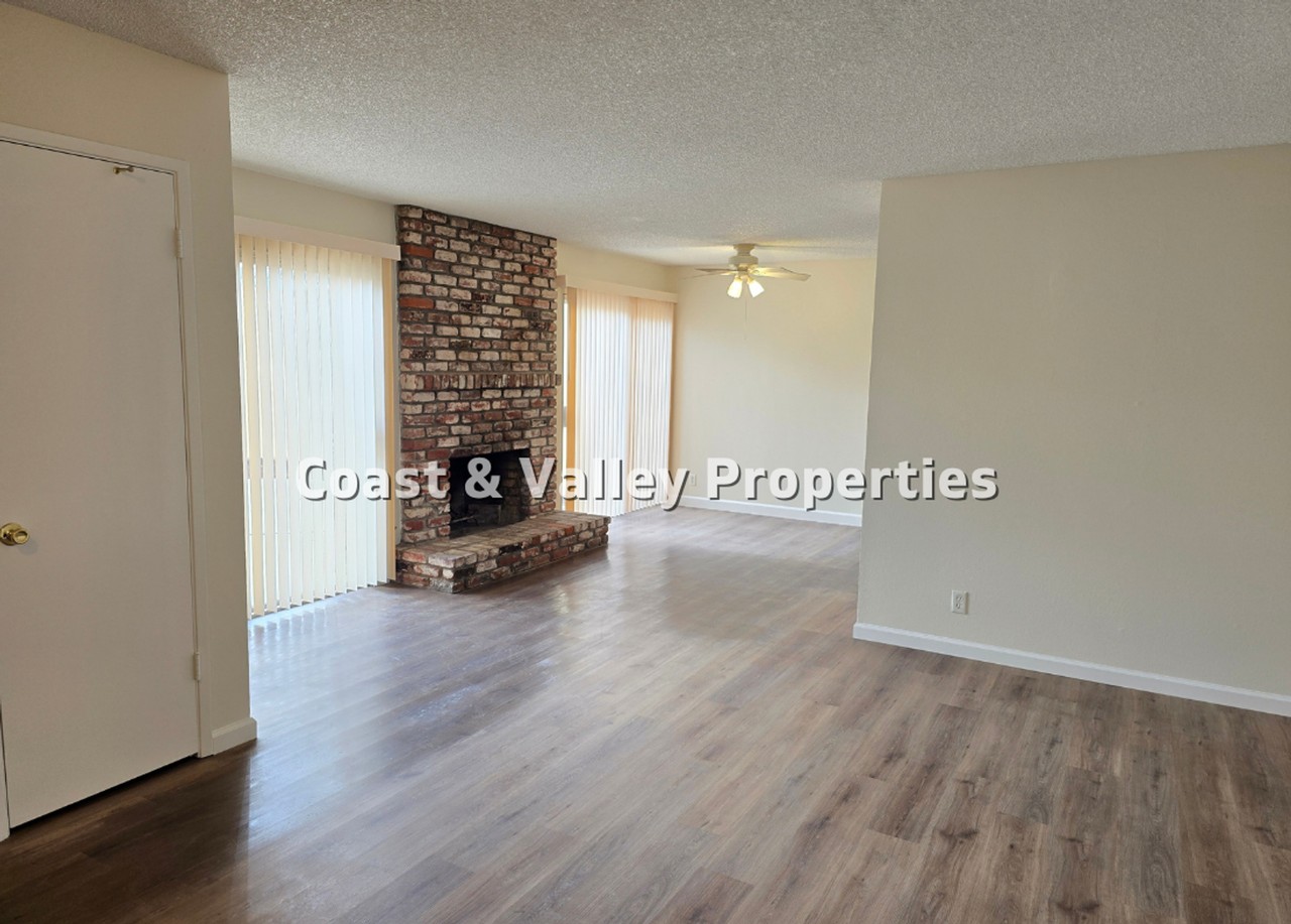 1509 Ebro Cir - Photo 2 of 11