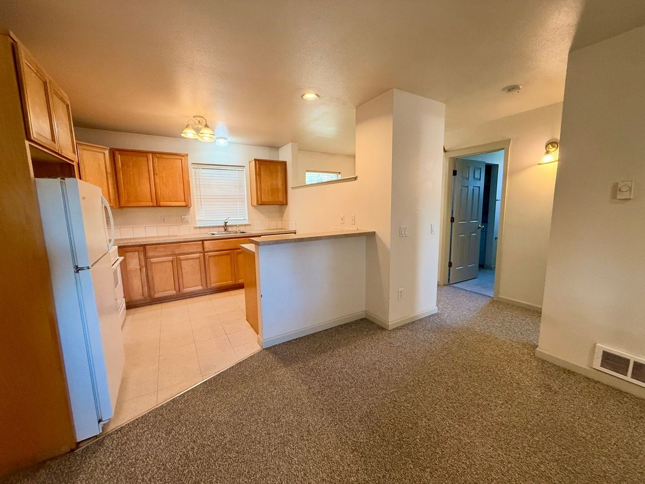 1519 Nw Juniper St #4 - Photo 4 of 14