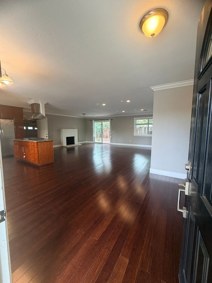 4421 Pembroke Dr - Photo 2 of 28