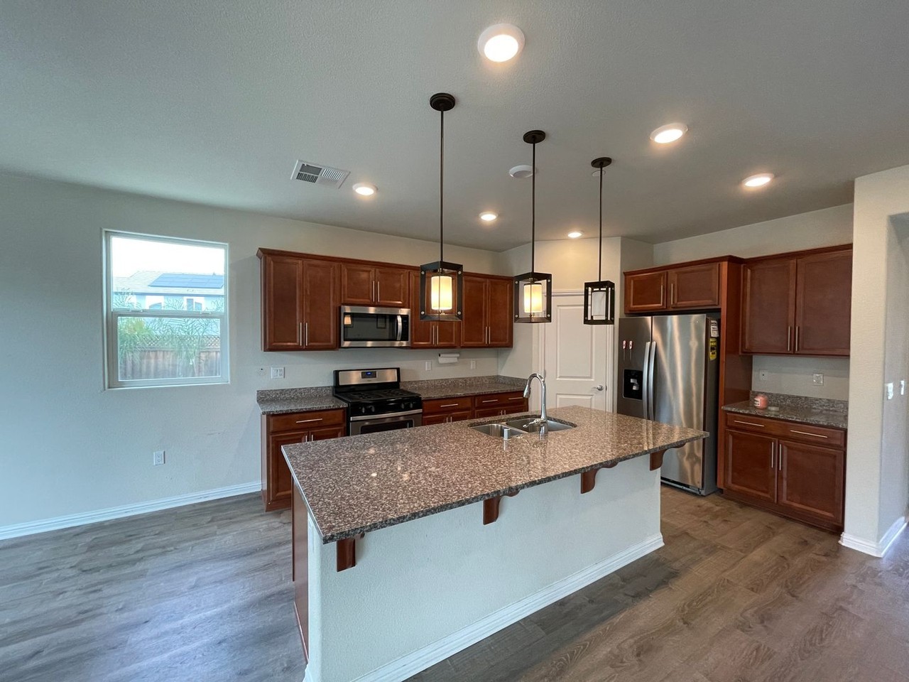 786 Plumeria St - Photo 3 of 19