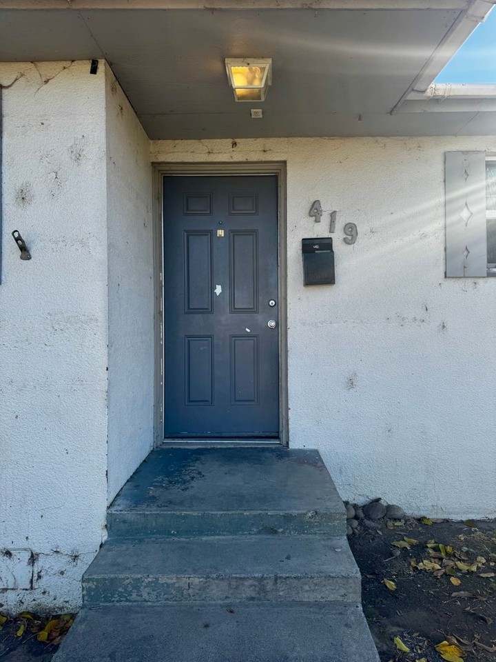 419 W Knolls Vista Dr - Photo 2 of 25