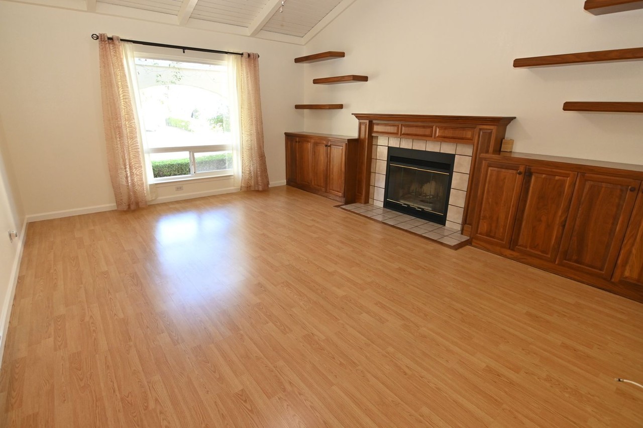 6371 Mountford Dr - Photo 3 of 29