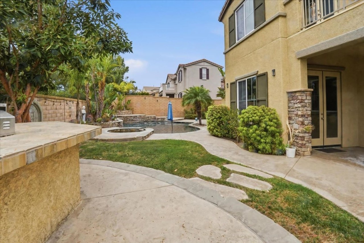 8651 Edelweiss Dr - Photo 7 of 50