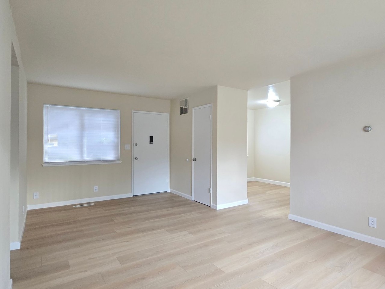 851 Hillsdale Ave - Photo 5 of 8