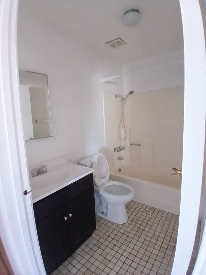 110 W E St - Photo 5 of 15