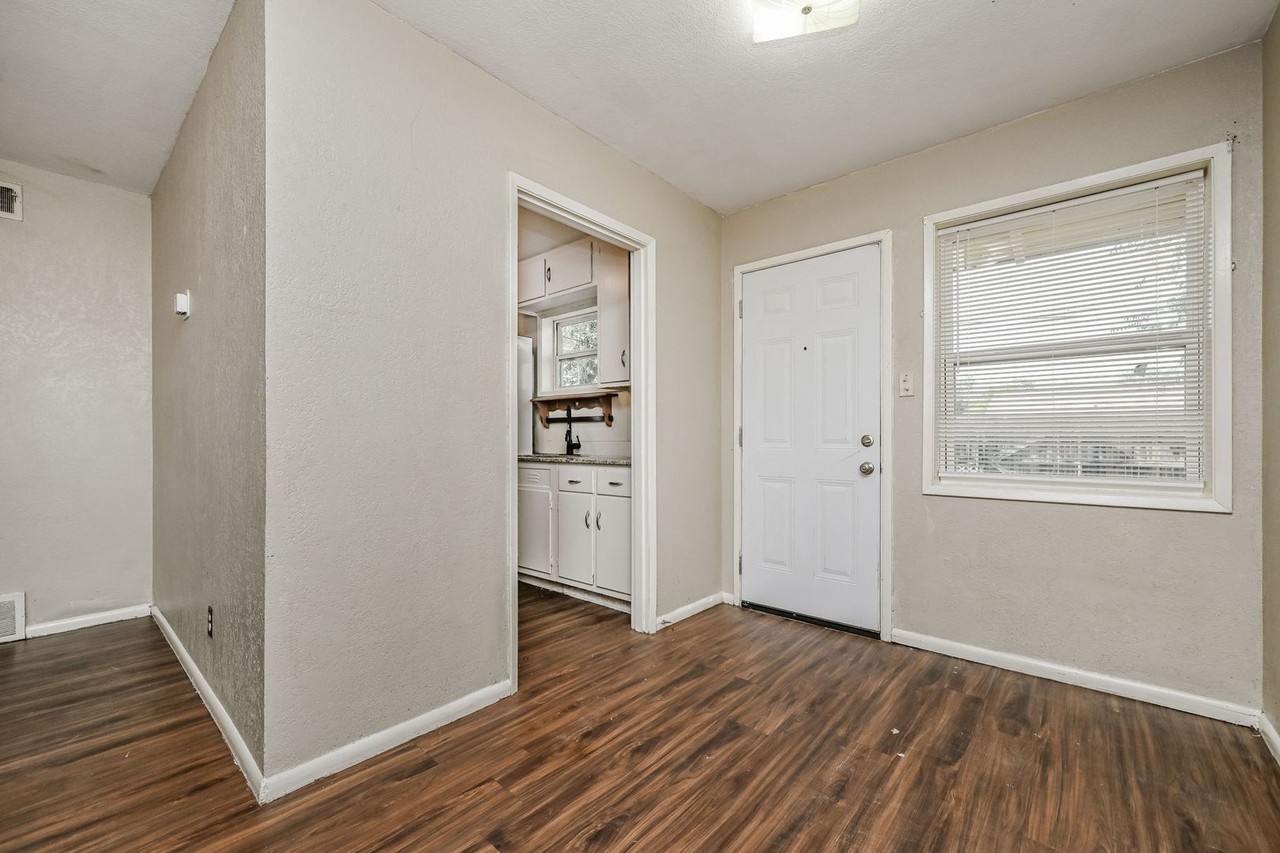 2810 Duncan Dr - Photo 5 of 14