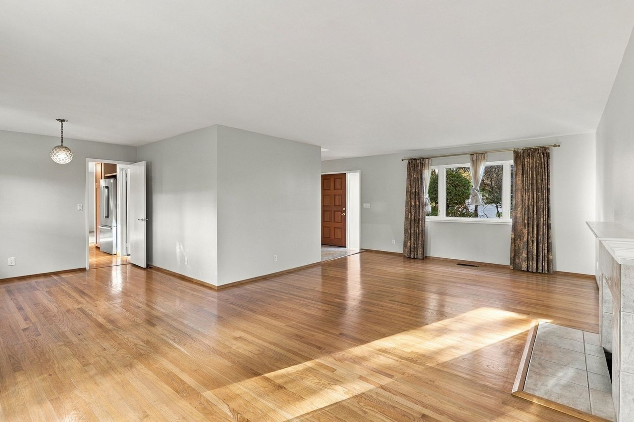 1090 Mcgregor Way - Photo 6 of 22
