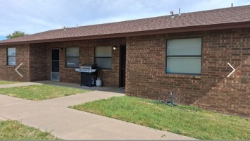 featured image of 917 W 15th Ln