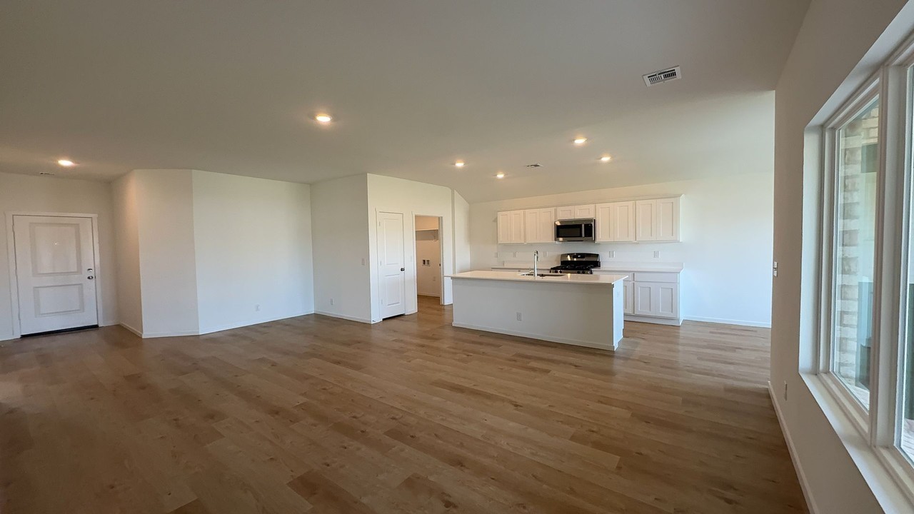 1608 E Ithica St - Photo 2 of 18