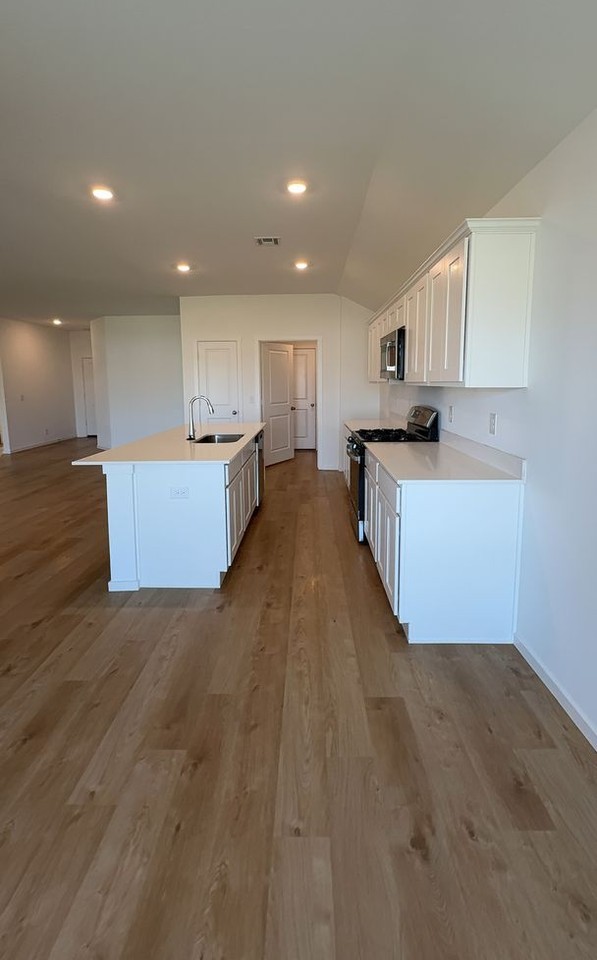 1608 E Ithica St - Photo 5 of 18