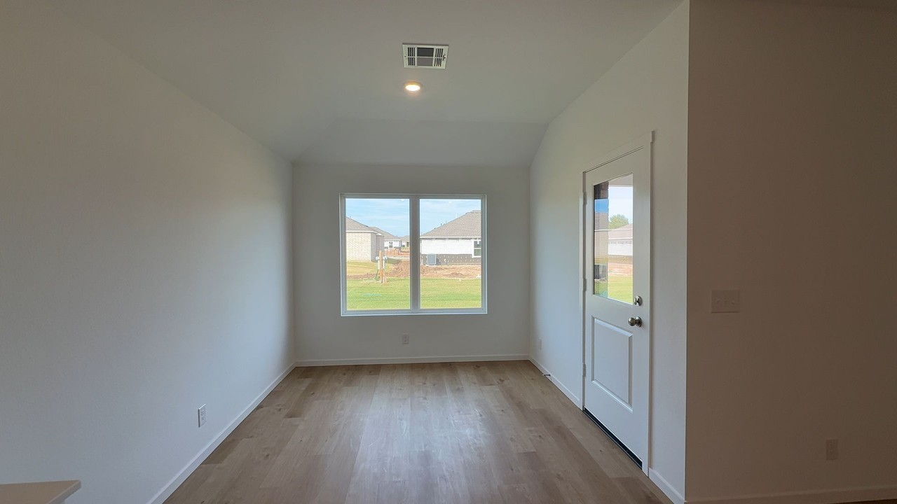 1608 E Ithica St - Photo 6 of 18