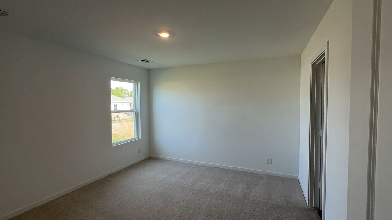 1608 E Ithica St - Photo 7 of 18