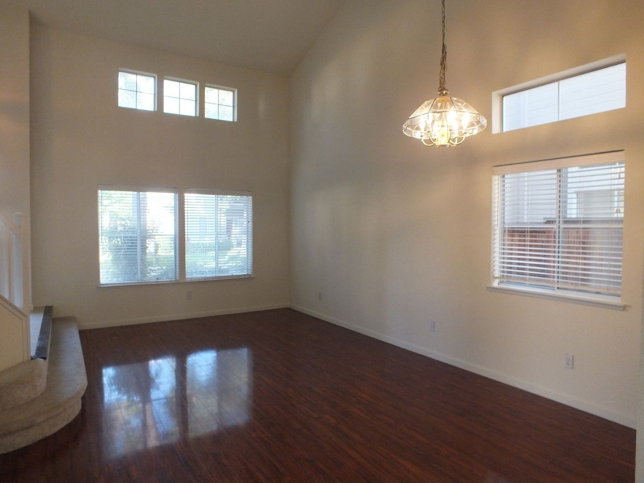 146 Sutcliffe Cir - Photo 3 of 17