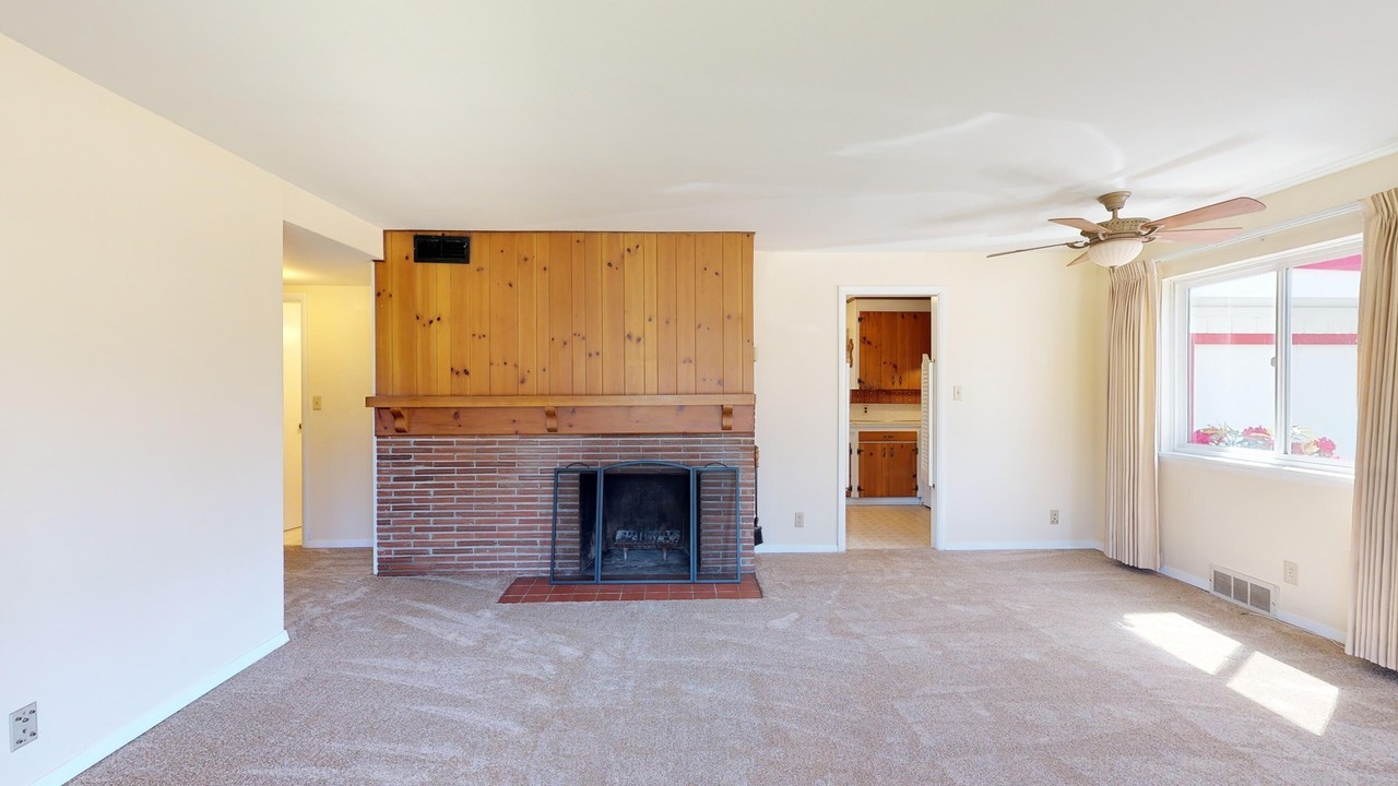 16008 8th Ave Sw - Photo 3 of 24