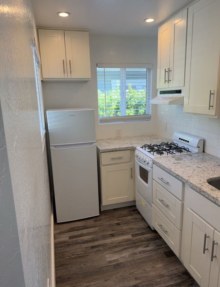 113 Grant St - Photo 2 of 5