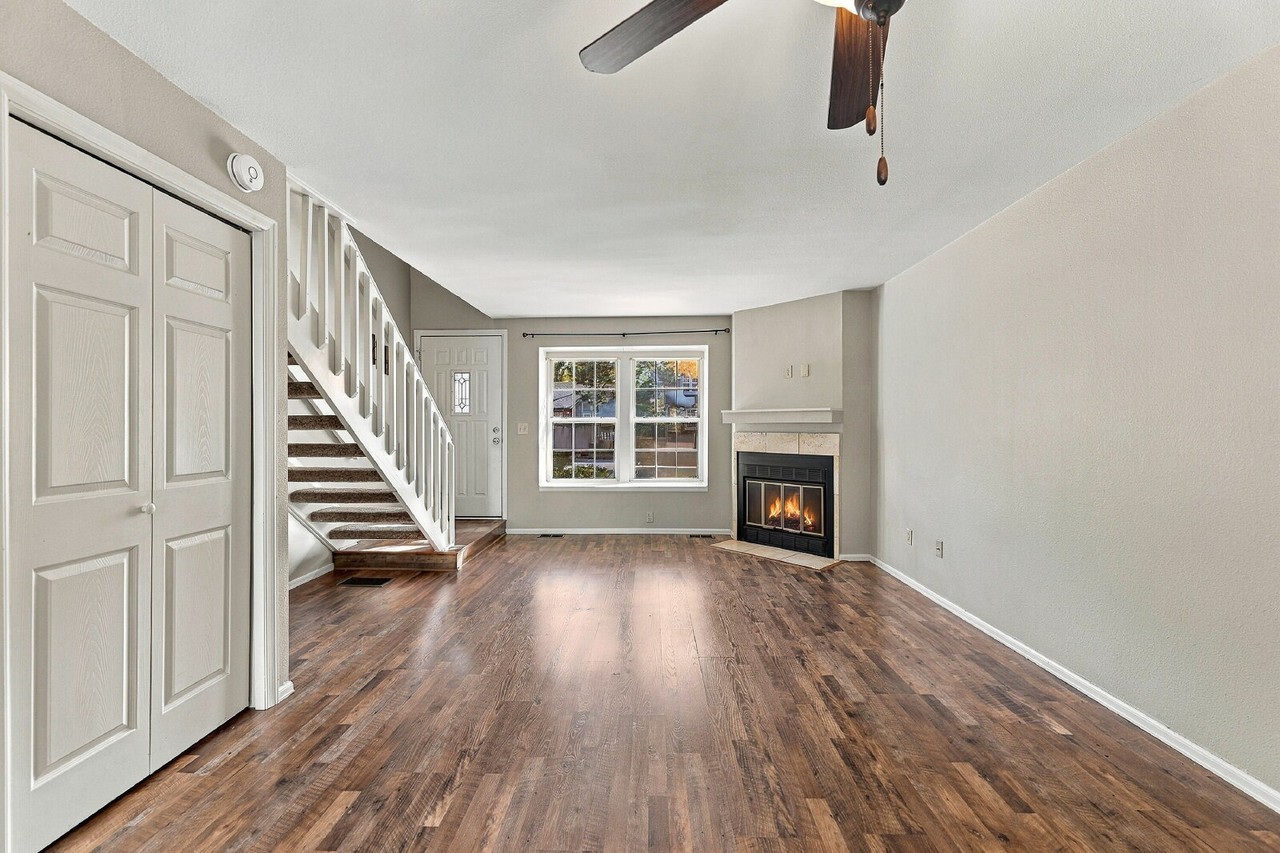 1239 S Flower Cir #B - Photo 2 of 29