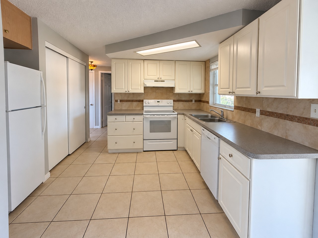 1350 Honor Dr - Photo 5 of 12