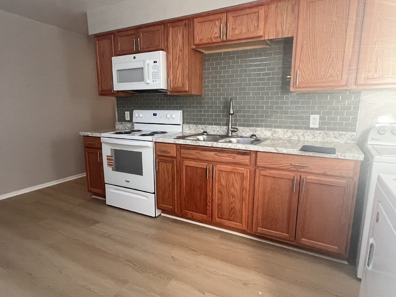 1313 E Balview Ave #B - Photo 4 of 13