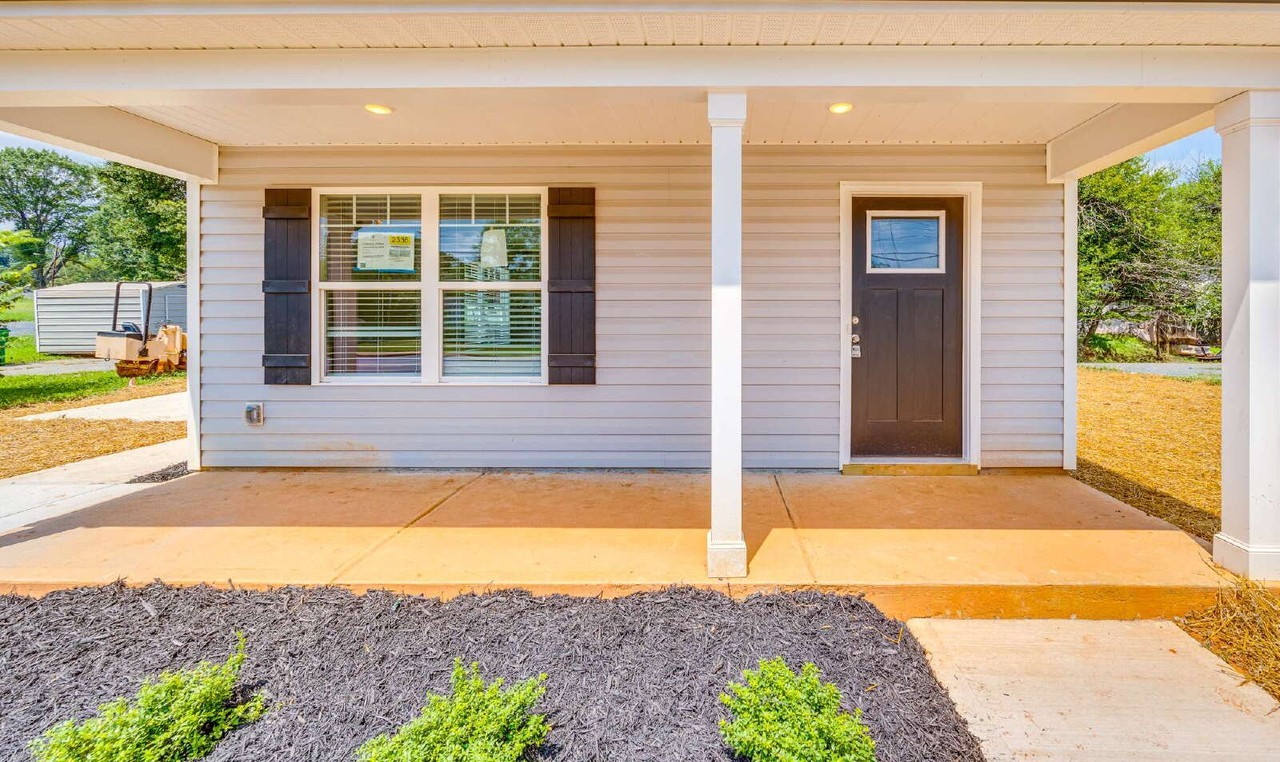 2336 West Blvd - Photo 2 of 17