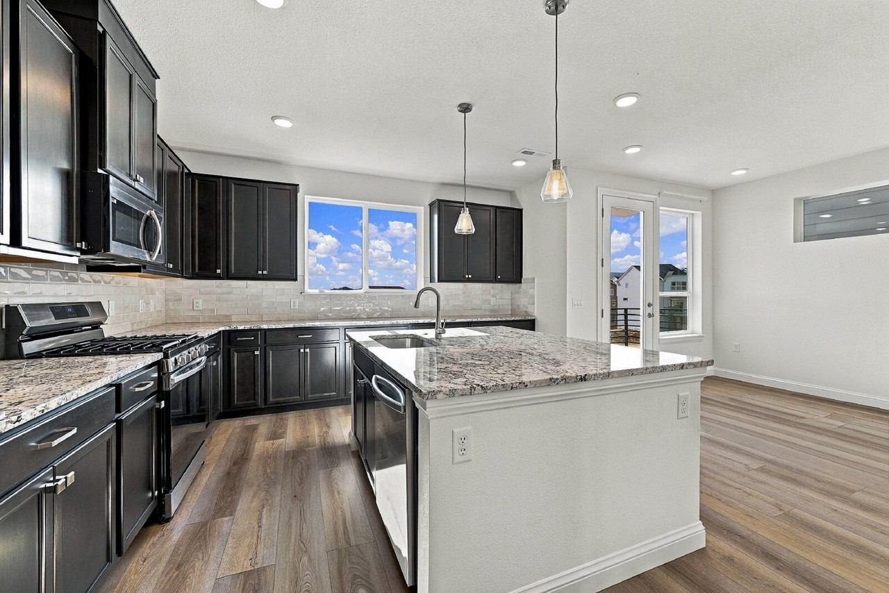 10729 Lewanee Pt - Photo 2 of 48