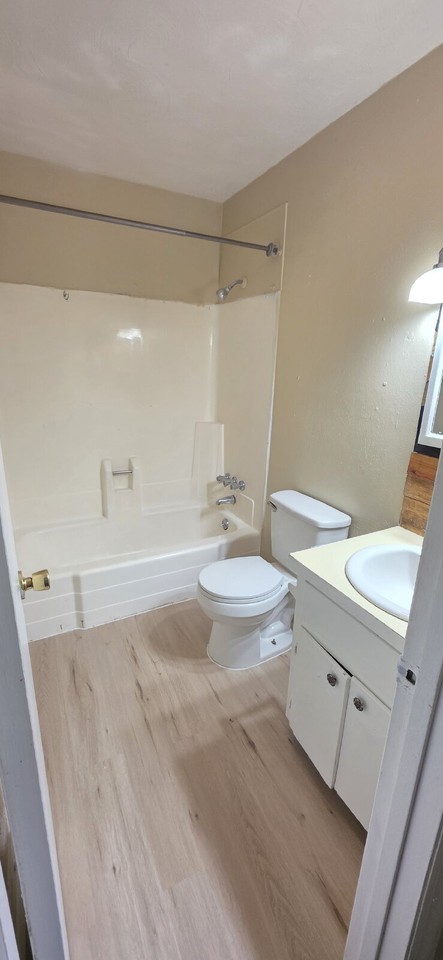 1075 7th Ave Nw #2 - Photo 4 of 22
