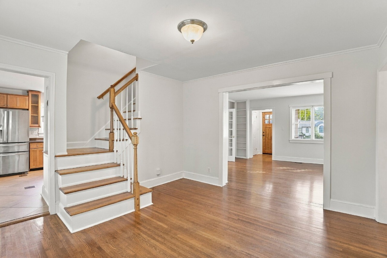 7109 Ramsgate Rd - Photo 4 of 35