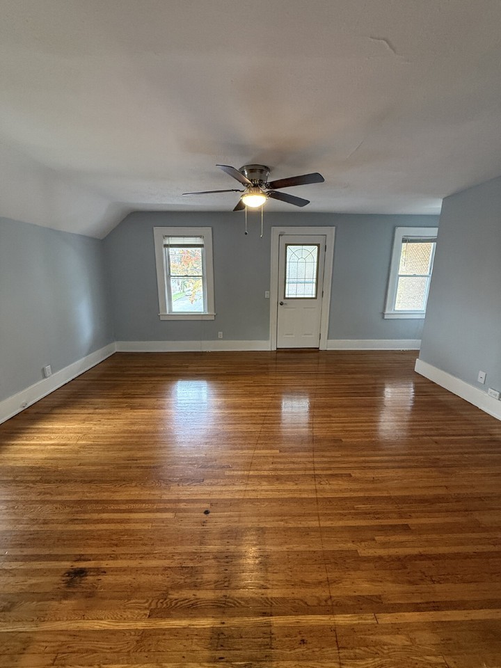 243 Merriman St - Photo 2 of 9