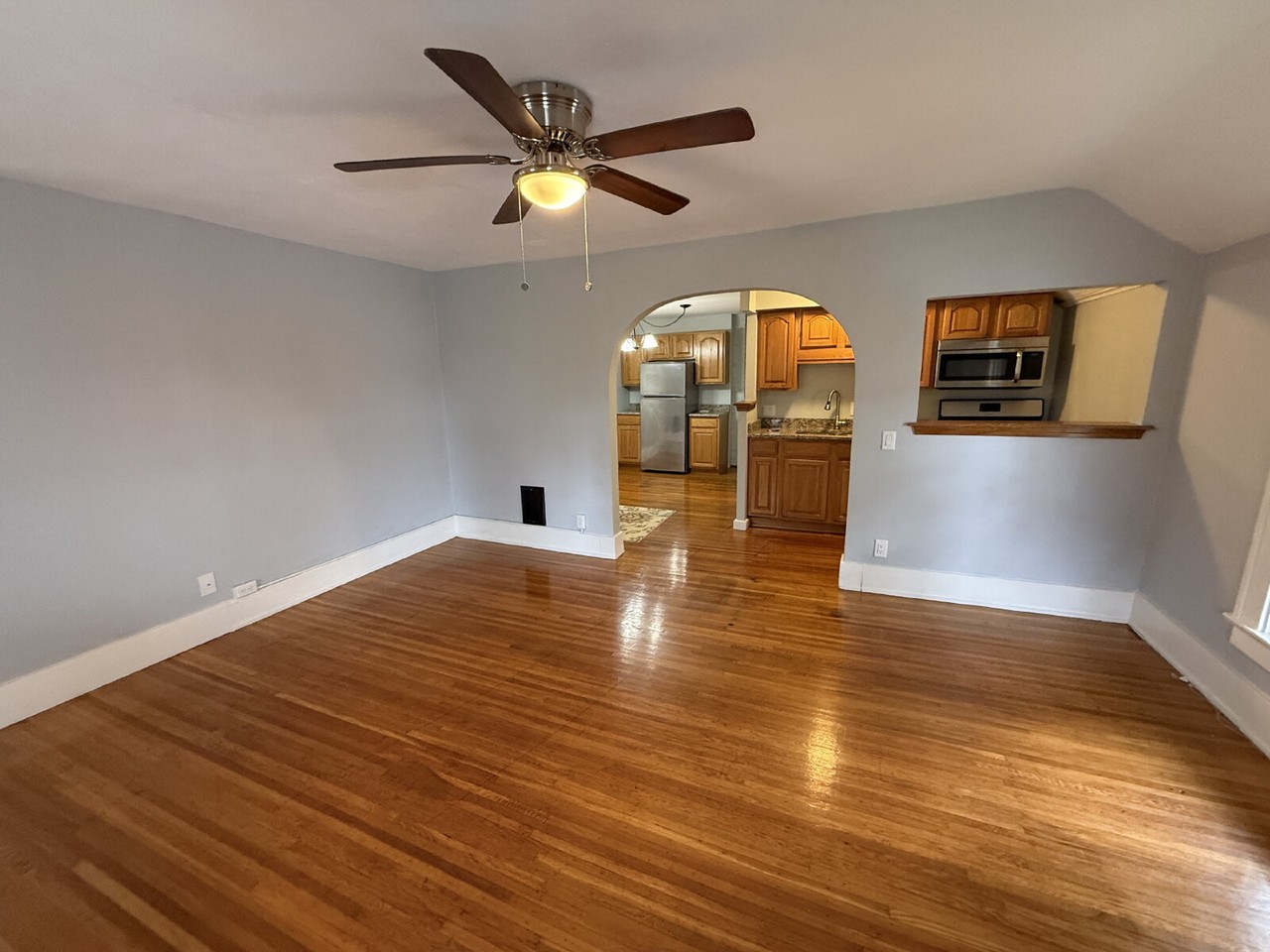 243 Merriman St - Photo 4 of 9